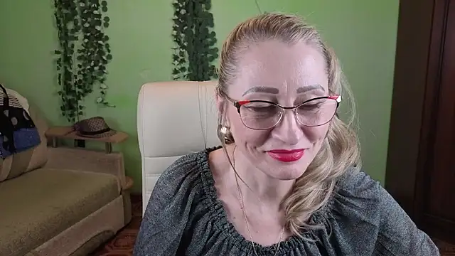 Habibi_Honeyy's cam snapshot