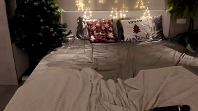 IceDanielles's cam snapshot