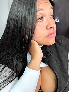 -Mia1's cam snapshot