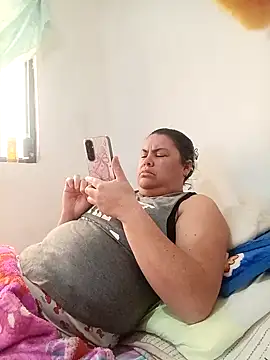 yaneth_'s cam snapshot