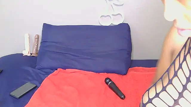 Serafynn's cam snapshot