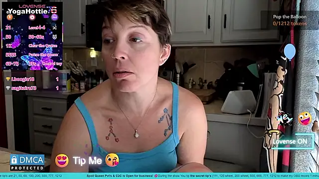 YogaHottie76's cam snapshot