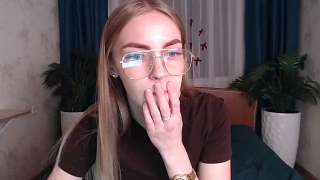 HitGyrl's cam snapshot