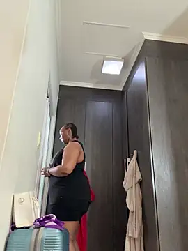 Bootyliciouse21X's cam snapshot