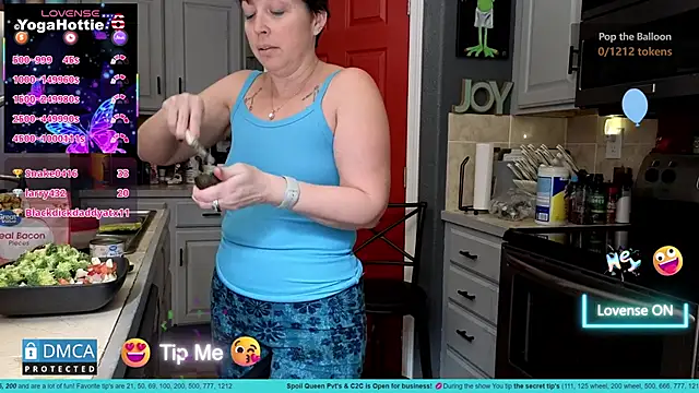 YogaHottie76's cam snapshot