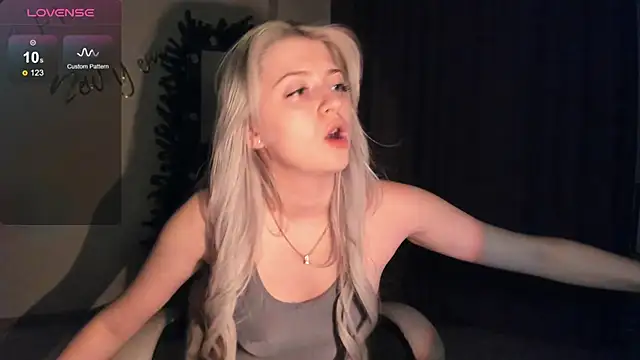 Lana_Younes's cam snapshot