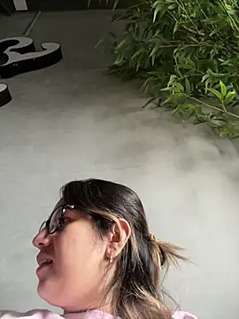 amooraaamoon's cam snapshot