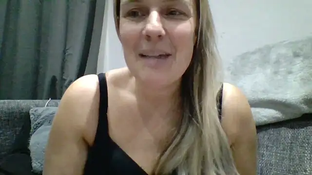 scrummymummy2's cam snapshot