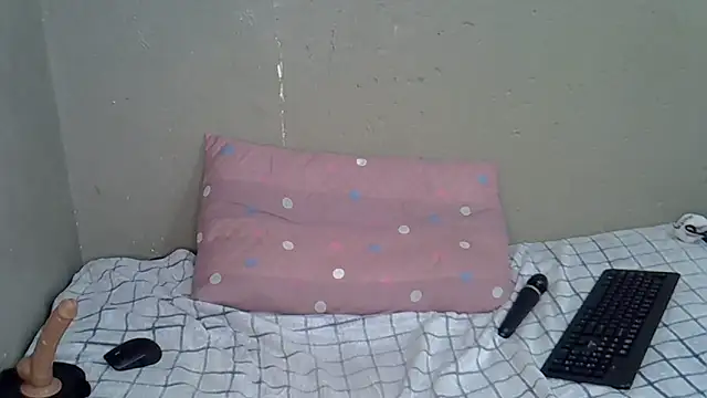 Bellabootie's cam snapshot