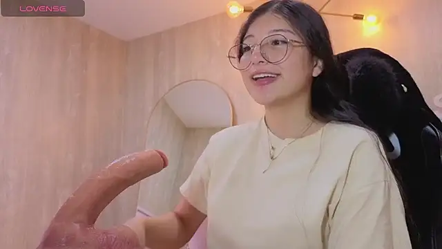 Evadeep_a's cam snapshot