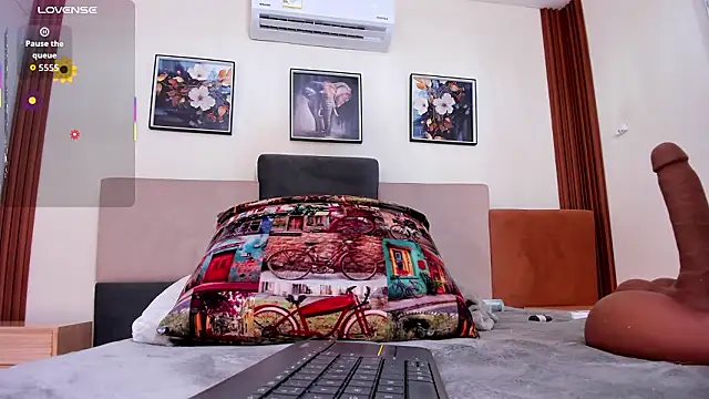 litzy_skinny's cam snapshot