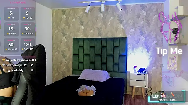 april_dumont's cam snapshot