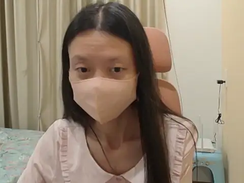 Lil-Cherries live sex cam