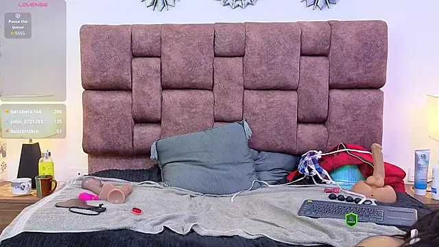 TrixySductress's cam snapshot