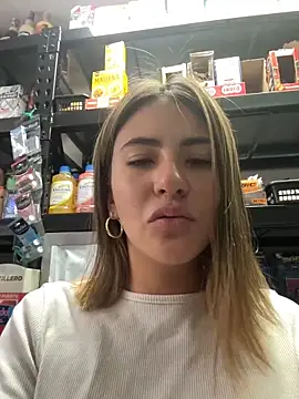 Andrea_19blonde live sex cam