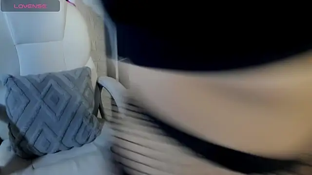 TheGirlsShow's cam snapshot