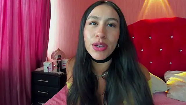 EmiGomez_'s cam snapshot