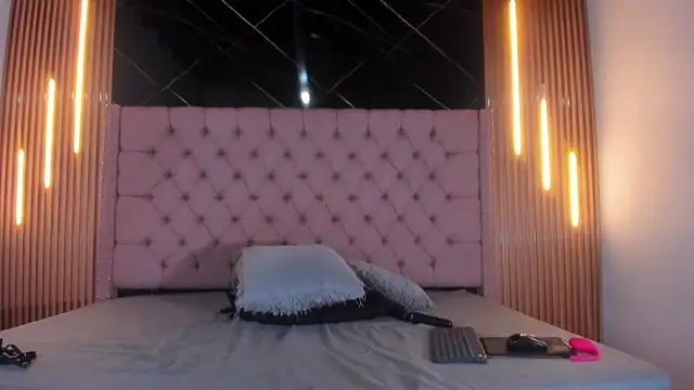 AinaPink's cam snapshot