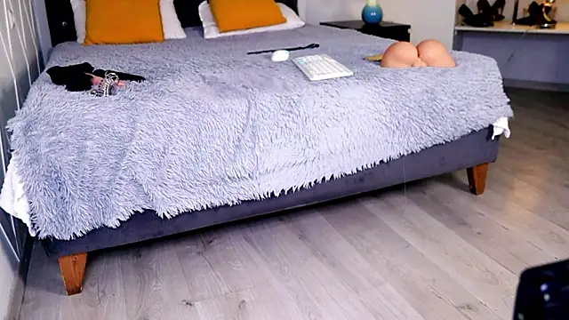 InvitingTina's cam snapshot