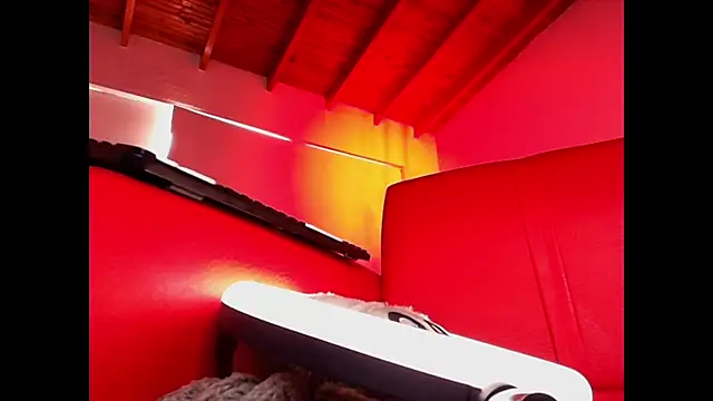 Canela_Osada_'s cam snapshot