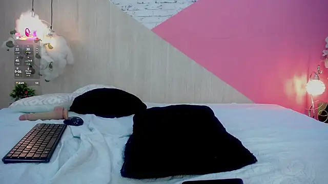 sophia_brunette_'s cam snapshot