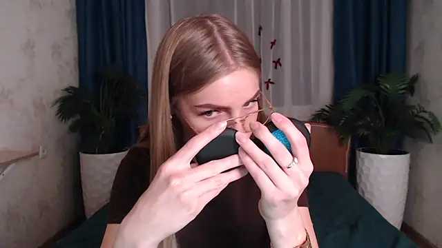 HitGyrl's cam snapshot