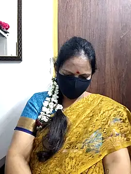 Queen-Neha's cam snapshot