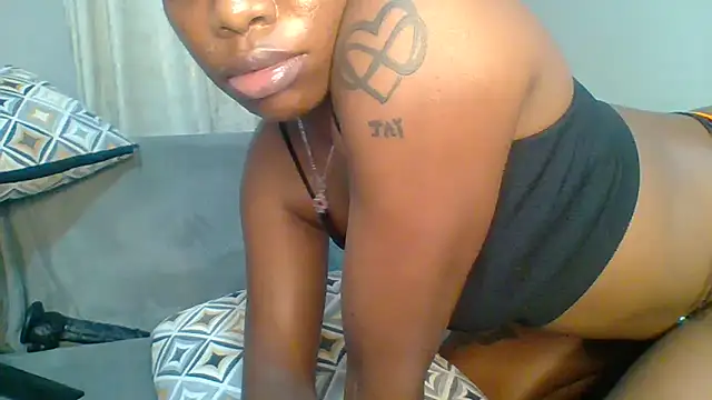 Petite_254's cam snapshot