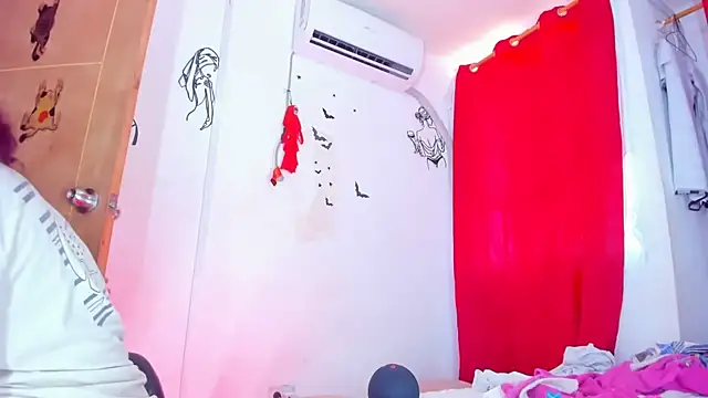 Emily_Coper18's cam snapshot