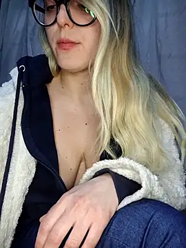 dolcehelena993's cam snapshot