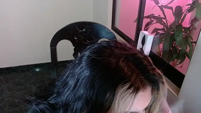 mailer_parsonss's cam snapshot