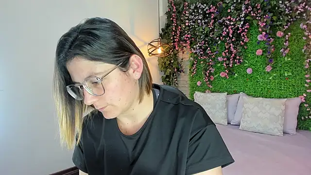 SarahDeyvis's cam snapshot