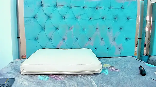 pocahontas_pow's cam snapshot