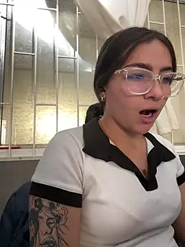 Alyha_Cortes's cam snapshot