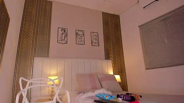 zoe_sky_'s cam snapshot