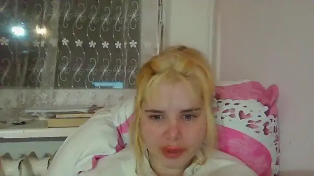 HornyElena's cam snapshot