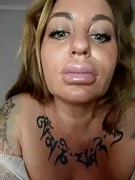 MiaMooly's cam snapshot