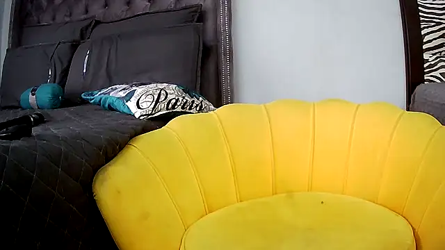 xxBoobieGal live sex cam