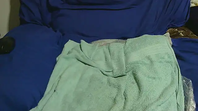 sluttylaura21's cam snapshot