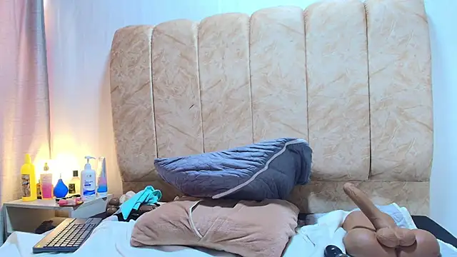 Zoe_Curvy live sex cam