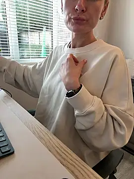 Phoebe_Lily live sex cam