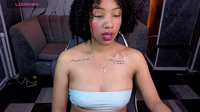 Violeth_b's cam snapshot