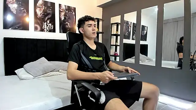 Alejo_Grey live sex cam