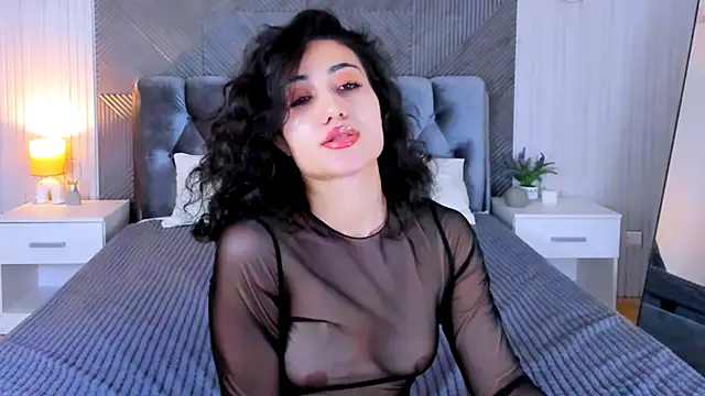 Maya_Rogerss's cam snapshot