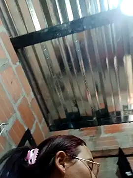 young_dairy01's cam snapshot