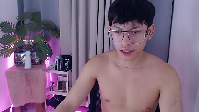 pinkcock_froi2305's cam snapshot