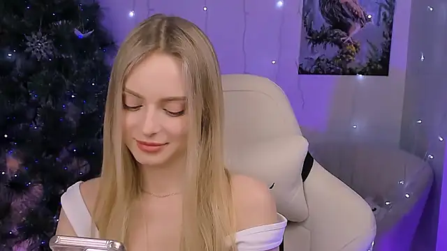 JuliaBrewwer's cam snapshot