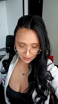 Esmeralda333's cam snapshot