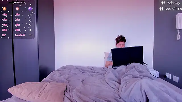 Tenderly_Couple's cam snapshot