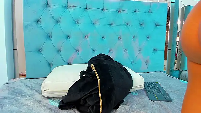 pocahontas_pow's cam snapshot